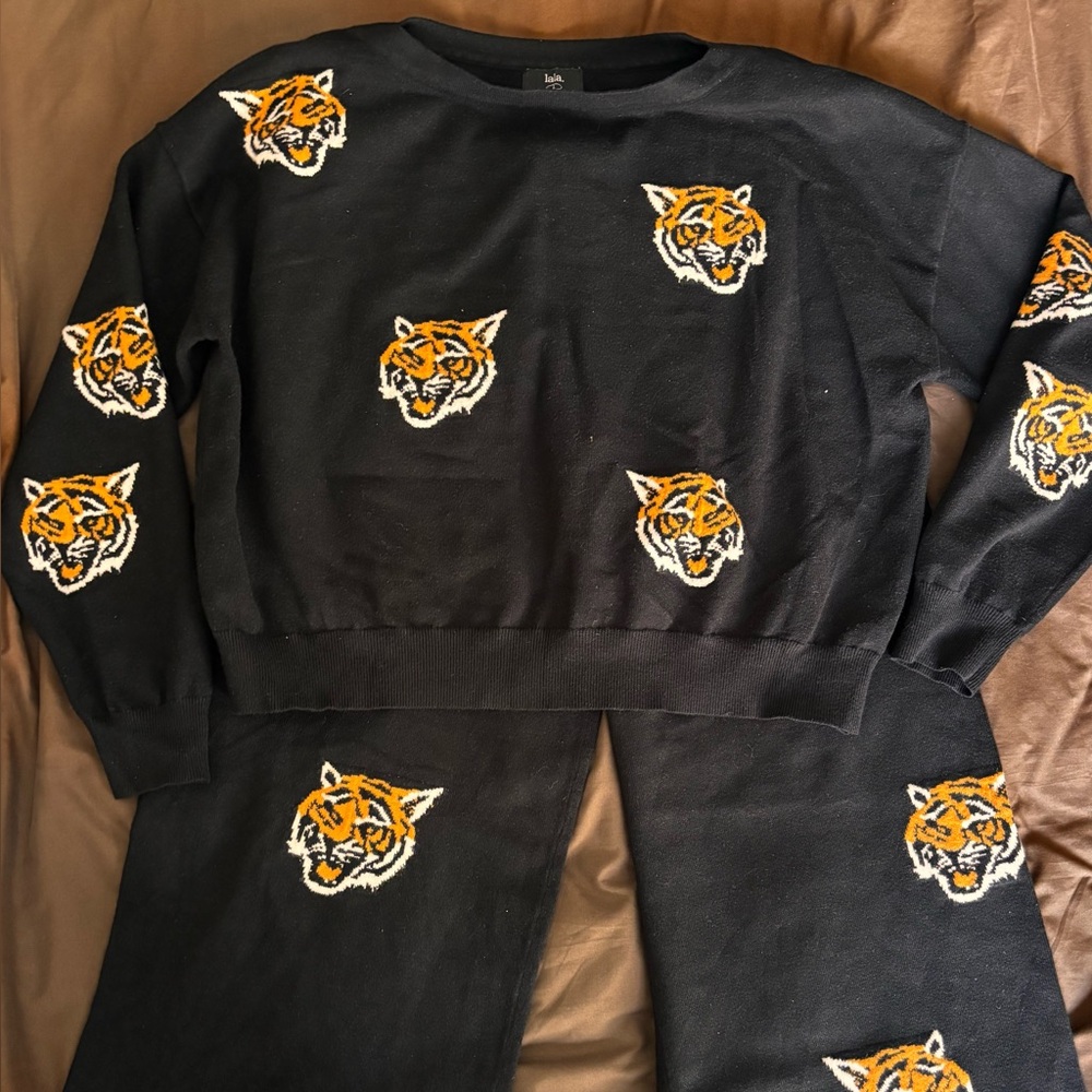 Dressed in LALA Black Tiger Print Sweater and Pants Set
